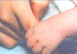 newborn_1_hand_2_grasp _ref_2_1s.jpg